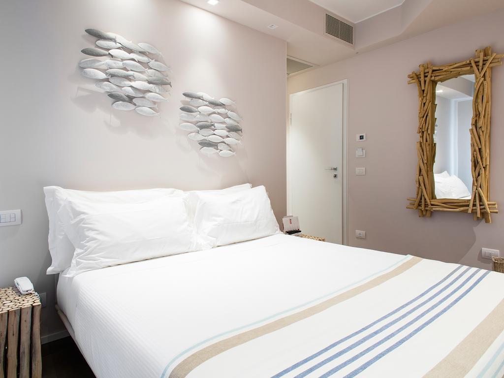 Mane Boutique Hotel Roseto Degli Abruzzi Room photo